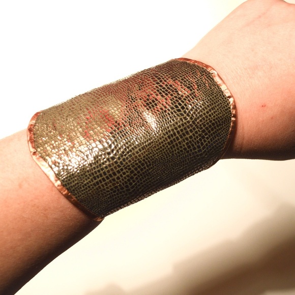 Silver SnakeSkin Leather Cuff Bracelet 4” Wide Handmade Boho Statement Gift - Picture 6 of 8